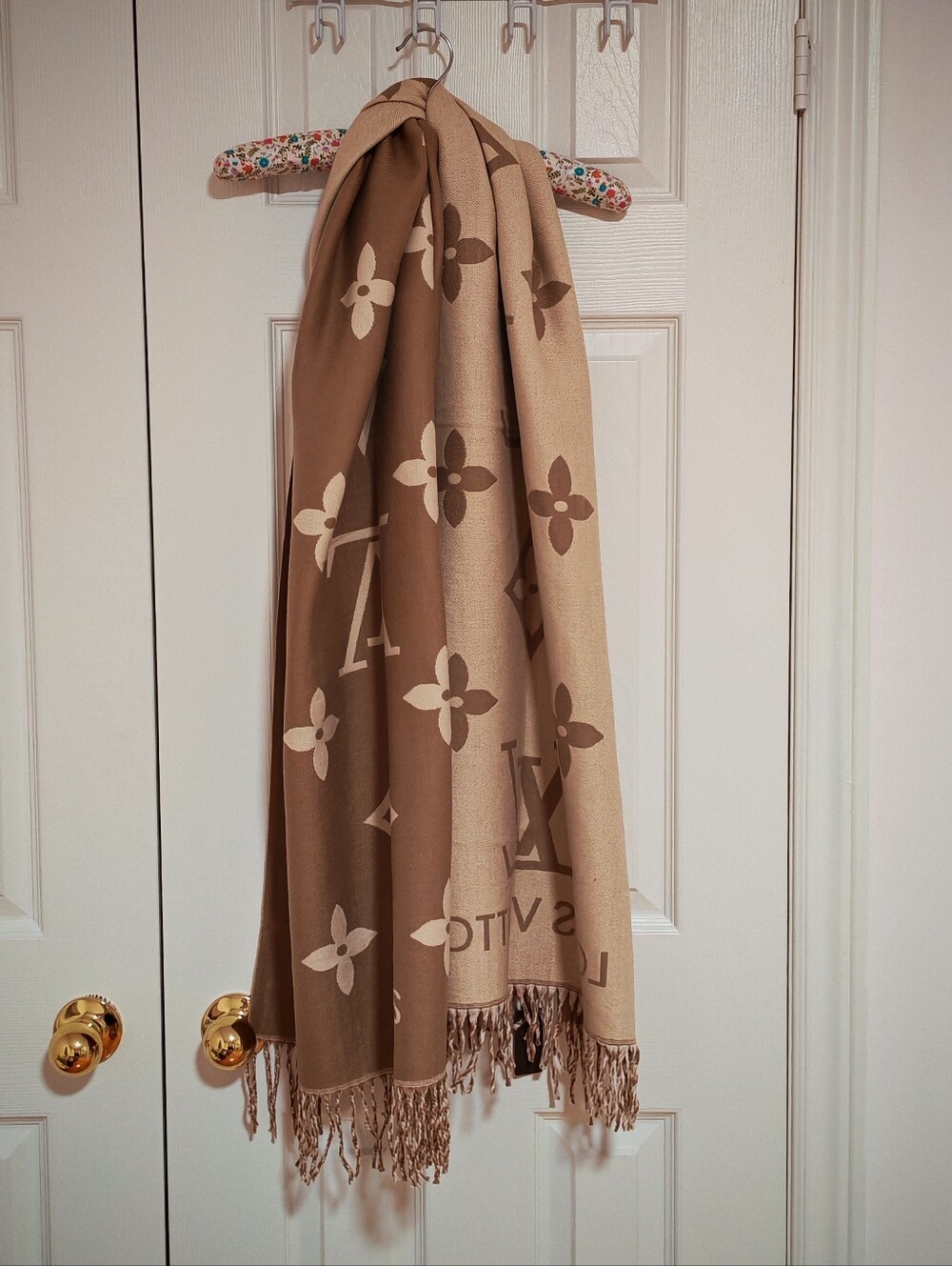 Louis Vuitton Monogram Shawl in Beige & Brown with Fringe - Picture 2 of 5